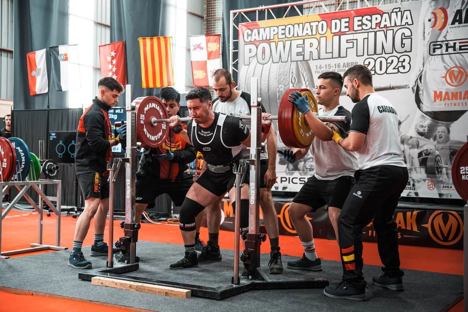 Atleta del Club BEÖRN en sentadilla durante el Campeonato de España de Powerlifting 2023, en Ávila